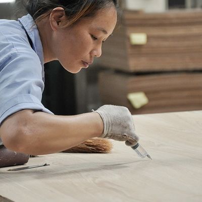 直面された自然な灰の王冠木はE0/E1豪華な合板/Mdf/Chipboardによって長さの中国のカスタマイズされる工場に張り合わせる