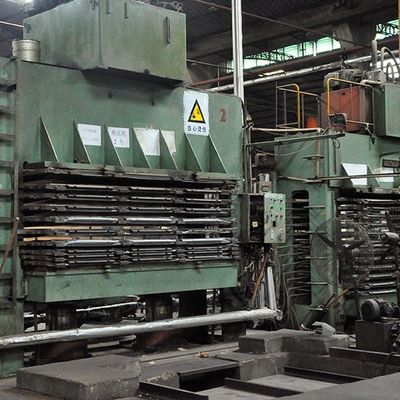 豪華な合板の家具のための自然な木製のベニヤ シートのAnigreのまさ目ペンキなしの板18mm厚さ