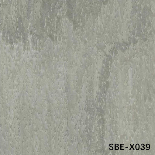 グレー色 0.30mm 厚さ インテリアドアのための工学木ファニヤ SBE-X039