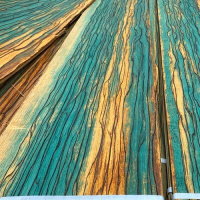 エコプラント染め天然木材ベニヤ、鮮やかなカラフルな玉虫色の木材ベニヤ、インテリア家具プロジェクト用サステナブル装飾ベニヤ 0.5mm